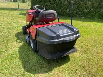 Zahradní traktor MTD - 3