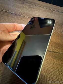 Apple iPhone 11, 128GB, bilá, nova baterie, TOP stav - 3