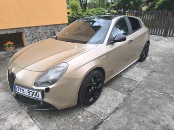 Alfa Romeo Giulietta 1,9 T 125 kW, nafta. Rok výroby 2010, n - 3