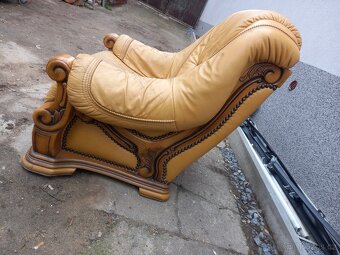 Kožené křeslo - 3