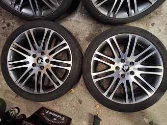 ALU kola Škoda Luxon 5x112 zánovní pneu 225/40 ZR18 - 3