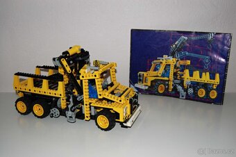 Lego 8460 Pneumatic Crane Truck - 3