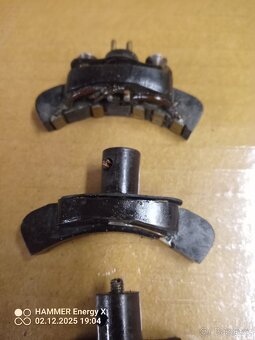 Prodám kontakty neutralu na Jawa 250-350 - 3