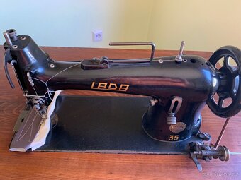 Krejčovský šicí stroj Lada 35 - 3