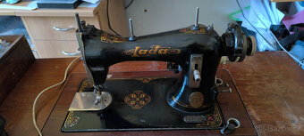 LADA šicí stroj - 3