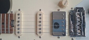 Kytara Mooer GTRS - 3