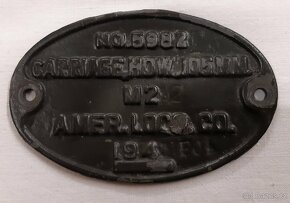 Výrobní štítek amerického kanónu Howitzer M2A2 ráže 105mm - 3
