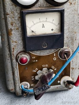 Prodám historickou auto nabíječku na 6, 12 a 24 V - 3