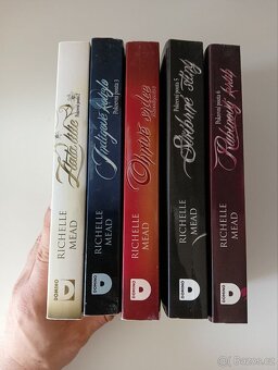 Pokrevní pouta 2-6 - Richelle Mead - 3