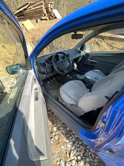 Prodám veškeré náhradní díly Ford Fiesta 1.3 44kw, Rok 2003 - 3