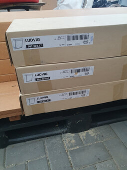 Výsuvný stolek IKEA Ludvig (801.378.67) - 3