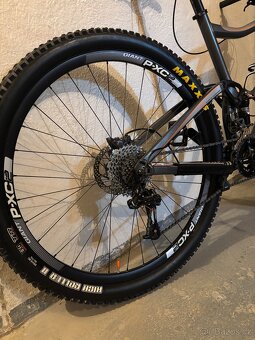 Giant L 29” - 3
