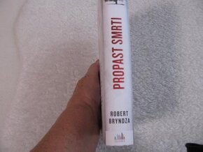 Krimi kniha - Propast smrti/Robert Bryndza - 3