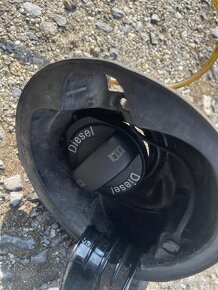 Víko a víčko nádrže vw passat b6 TDI - 3