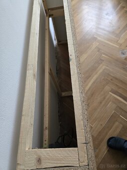 Prodám vlastnoručně vyrobeny nábytek (peřiňák za postel) - 3