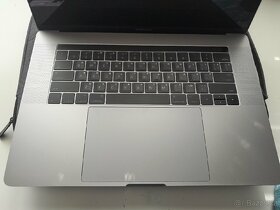 Macbook Pro 15"Touch bar and Touch ID - 3