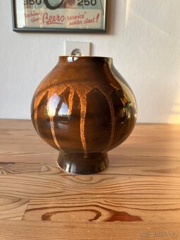 Kulatá porcelánová váza Kravsko - 3
