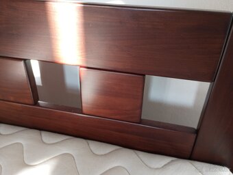 Velká masivní manželská postel tmavý dub - 3