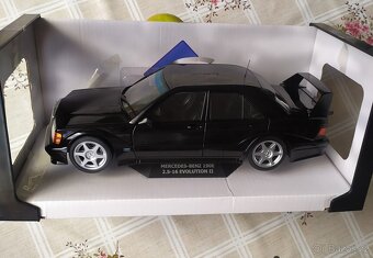 Mrecedes Benz 1:18 - 24 - 3