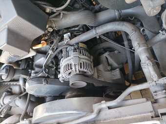 Díly motoru 2,5 TDI 80kw. - 3