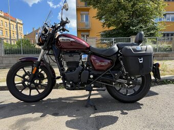 Royal Enfield Meteor 350 - Stellar Red - 3
