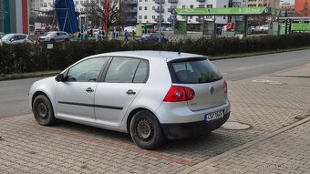 VW Golf 5  1,6 MPi - 3