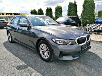BMW Řada 3 2.0 318D A/T,Kůže,Ambient. - 3