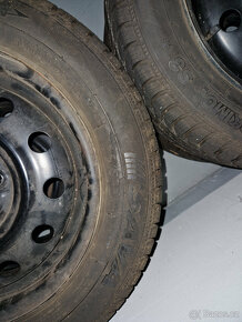 Plechové disky a zimní pneu 4x114,3 R14 komplet za 500 - 3
