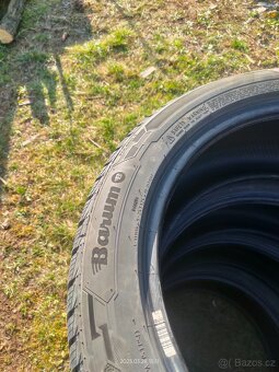Zimní pneu 235/50R19 - 3