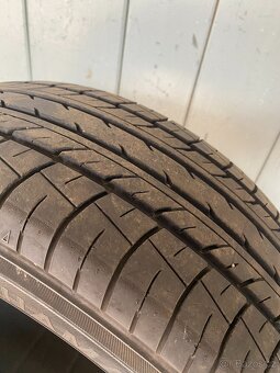 Yokohama 215/55 R17 93V - 3