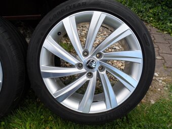 Originál Alu Kola 18 Škoda 5X112 ET 48 Zachovalé. - 3
