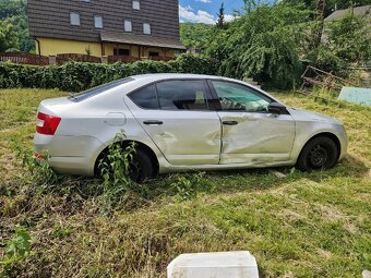 Škoda octavia 3, 1,4 i , sedan ,r.v.2016 havarovaná - 3