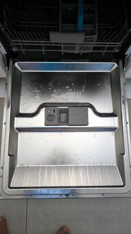 Částečně integrovaná vestavná myčka nádobí Samsung DW60M6050 - 3