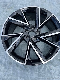 Alu kola vega Škoda Scala Kamiq R18 5x100 - 3