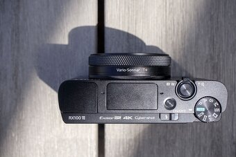 Sony DSC-RX100 Mark VI. - 3