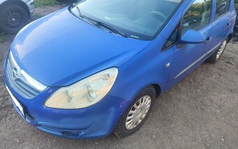Opel Corsa D 1,2i 59kW veškeré díly z vozu - 3