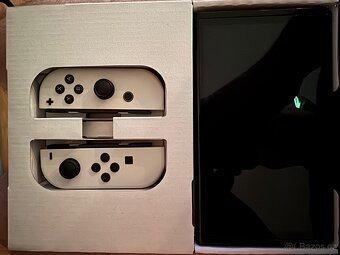 Herní konzole Nintendo SWITCH OLED (White Set) - 3