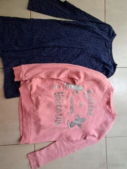 Dívčí mikiny, dl.šaty, kalhoty 146, 152 - 3