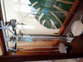 Lekarnicke váhy s vitrinou - 3