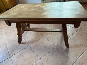 Dřevěný konferenční stolek - 3