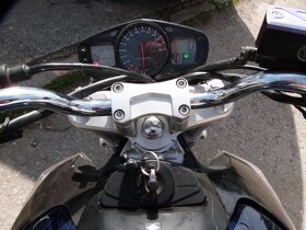 Suzuki gsr 600 - 3