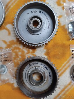 Jawa Pérák díly,rozeta,vicko, vzpěra,stojan - 3