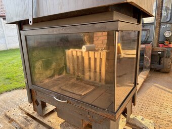 Rohové krbové kamna. Cena k jednání. - 3