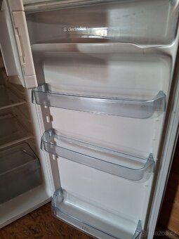 Malá lednice s mrazákem - 3