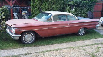 1960 Pontiac Ventura two door hardtop - 3