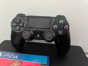 PlayStation 4 - 3