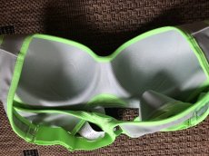 Sportovní podprsenka Under Armour vel,70b - 3