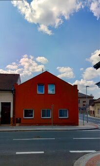 RD s dvěma byt. jednotkami, terasou a parkováním – T p.O. - 3