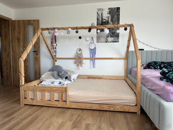 Prodám domečkovou postel 200x140 s matraci a roštem - 3