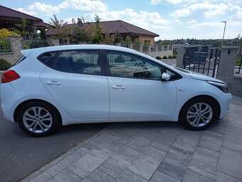 Kia Cee'd hatchback - 3